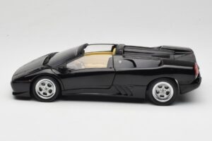 Lamborghini Diablo Roadster Czarny AUTOart 1:18 70093-R1 Metal — zdjęcie 5 z 10