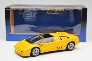 Lamborghini Diablo Roadster Żółty AUTOart 1:18 70092 Metal — zdjęcie 8 z 8