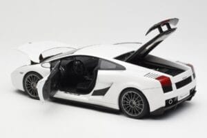 Lamborghini Gallardo Superleggera Monocerus Metallic Biały AUTOart 1:18 74585 Metal — zdjęcie 5 z 8