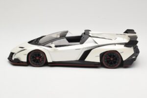 Lamborghini Veneno Roadster Biały Z Czerwoną Linią Kyosho 1:18 C09502W Metal — zdjęcie 3 z 6