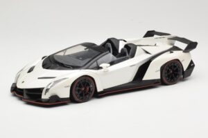 Lamborghini Veneno Roadster Biały Z Czerwoną Linią Kyosho 1:18 C09502W Metal