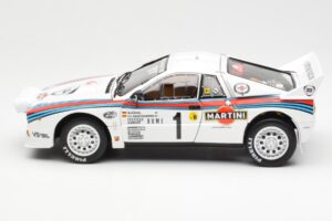 Lancia 037 Martini #1 W. Rohrl / C. Geistdorfer Winner Rally Monte Carlo 1983 Wersja Nocna Kyosho 1:18 08306A Metal — zdjęcie 4 z 8