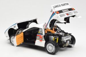 Lancia 037 Martini #1 W. Rohrl / C. Geistdorfer Winner Rally Monte Carlo 1983 Wersja Nocna Kyosho 1:18 08306A Metal — zdjęcie 5 z 8