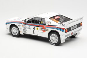 Lancia 037 Martini #1 W. Rohrl / C. Geistdorfer Winner Rally Monte Carlo 1983 Wersja Nocna Kyosho 1:18 08306A Metal — zdjęcie 7 z 8