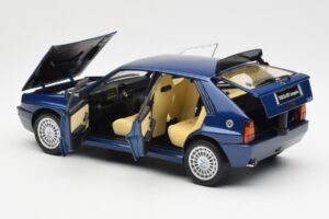 Lancia Delta HF Integrale Evo II Niebieski Kyosho 1:18 08341BL Metal — zdjęcie 5 z 8