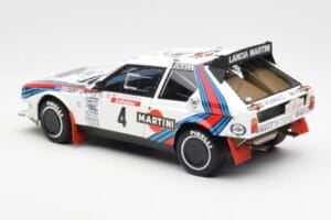 Lancia Delta S4 Martini #4 H. Toivonen / S. Cresto Rally Tour de Corse 1986 AUTOart 1:18 88620 Metal — zdjęcie 7 z 8