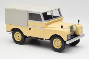 Land Rover 88 Series 1 Hard Top Jasny Beżowy MCG 1:18 MCG18368 Metal — zdjęcie 2 z 6