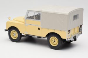 Land Rover 88 Series 1 Hard Top Jasny Beżowy MCG 1:18 MCG18368 Metal — zdjęcie 4 z 6