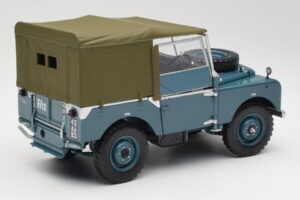 Land Rover 88 Series I Jasnoniebieski Minichamps 1:18 150168907 Metal — zdjęcie 3 z 8