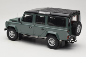 Land Rover Defender Station Wagon Keswick Green GT Spirit 1:18 GT527 Żywica — zdjęcie 5 z 6