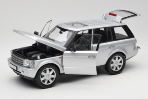 Land Rover Range Rover L322 Srebrny Welly 1:18 12536W Metal — zdjęcie 2 z 8