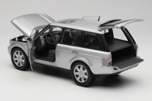 Land Rover Range Rover L322 Srebrny Welly 1:18 12536W Metal — zdjęcie 5 z 8