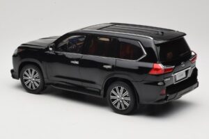 Lexus LX570 J200 Czarny LCD 1:18 LCD18010-BL Metal — zdjęcie 7 z 8
