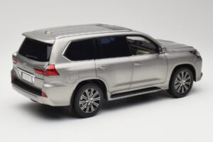 Lexus LX570 Sonic Tytanowy Kyosho 1:18 08955T Metal — zdjęcie 3 z 8