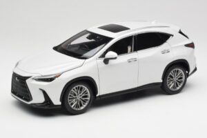Lexus NX450h+ AZ20 Biały Kyosho 1:18 08968Q Żywica