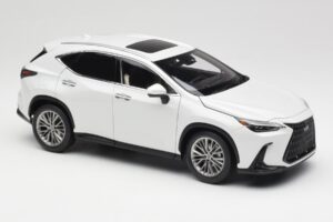 Lexus NX450h+ AZ20 Biały Kyosho 1:18 08968Q Żywica — zdjęcie 6 z 8