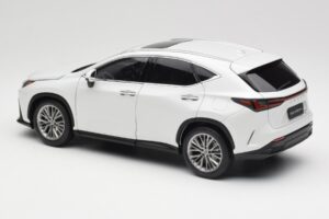 Lexus NX450h+ AZ20 Biały Kyosho 1:18 08968Q Żywica — zdjęcie 7 z 8