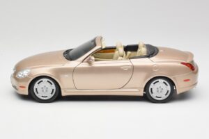 Lexus SC430 Beżowy Maisto 1:18 31629 Metal — zdjęcie 4 z 8