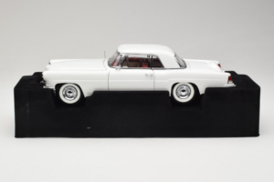 Lincoln Continental Mark II Biały Road Signature 1:18 20078-P1 Metal — zdjęcie 3 z 6