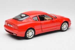 Maserati 3200 GT Czerwony Bburago 1:18 3341 Metal — zdjęcie 3 z 8