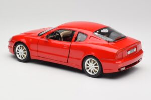 Maserati 3200 GT Czerwony Kolekcja Specjalna Bburago 1:18 30071 Metal — zdjęcie 7 z 8