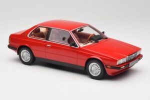 Maserati BiTurbo Coupe Rosso Corsa Minichamps 1:18 107123501 Żywica — zdjęcie 4 z 6