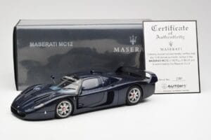 Maserati MC12 Road Car Niebieski Metallic AUTOart 1:18 75802 Metal — zdjęcie 8 z 8