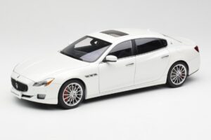 Maserati Quattroporte VI GTS Alpine Biały AUTOart 1:18 75808 Metal
