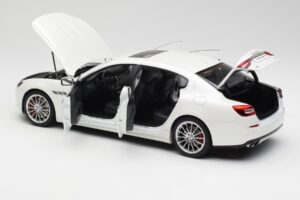 Maserati Quattroporte VI GTS Alpine Biały AUTOart 1:18 75808 Metal — zdjęcie 5 z 8