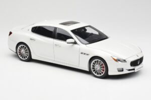 Maserati Quattroporte VI GTS Alpine Biały AUTOart 1:18 75808 Metal — zdjęcie 6 z 8