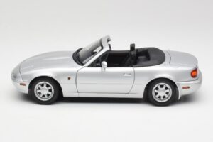 Mazda MX-5 Miata NA Highlight Srebrny Gate 1:18 1015 Metal — zdjęcie 4 z 8