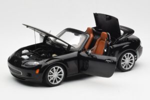 Mazda MX-5 NC Roadster Retractable Hardtop US Spec Czarny AUTOart 1:18 75971 Metal — zdjęcie 3 z 10