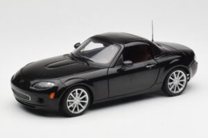 Mazda MX-5 NC Roadster Retractable Hardtop US Spec Czarny AUTOart 1:18 75971 Metal