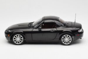 Mazda MX-5 NC Roadster Retractable Hardtop US Spec Czarny AUTOart 1:18 75971 Metal — zdjęcie 6 z 10