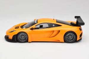 McLaren 12C GT3 Papaya Pomarańczowy Minichamps 1:18 151121391 Metal — zdjęcie 3 z 6