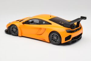 McLaren 12C GT3 Papaya Pomarańczowy Minichamps 1:18 151121391 Metal — zdjęcie 5 z 6