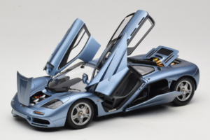 McLaren F1 Niebieski LCD 1:18 LCD18014-BU Metal — zdjęcie 2 z 8