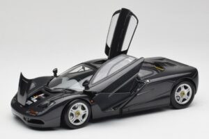 McLaren F1 Carbon Czarny Metaliczny Minichamps 1:18 530133420 Metal — zdjęcie 2 z 8