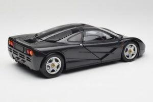 McLaren F1 Carbon Czarny Metaliczny Minichamps 1:18 530133420 Metal — zdjęcie 3 z 8
