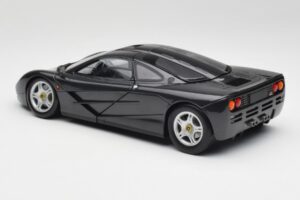 McLaren F1 Carbon Czarny Metaliczny Minichamps 1:18 530133420 Metal — zdjęcie 7 z 8