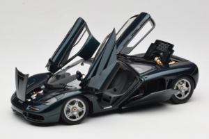 McLaren F1 Zielony LCD 1:18 LCD18014-GR Metal — zdjęcie 2 z 8