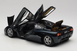 McLaren F1 Zielony LCD 1:18 LCD18014-GR Metal — zdjęcie 5 z 8