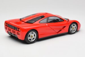 McLaren F1 Magma Czerwony Minichamps 1:18 530133422 Metal — zdjęcie 3 z 8