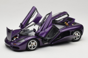 McLaren F1 Fioletowy LCD 1:18 LCD18014-PU Metal — zdjęcie 2 z 8
