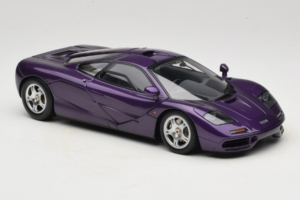 McLaren F1 Fioletowy LCD 1:18 LCD18014-PU Metal — zdjęcie 6 z 8