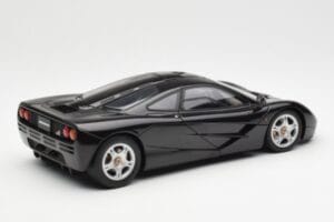 McLaren F1 Road Car Czarny AUTOart 1:18 76002 Metal — zdjęcie 3 z 8