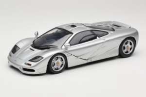 McLaren F1 Srebrny UT Models 1:18 530133180-R1 Metal