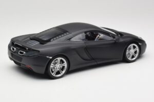 McLaren MP4-12C Matt Satellite Szary Minichamps 1:18 110133024 Metal — zdjęcie 3 z 8