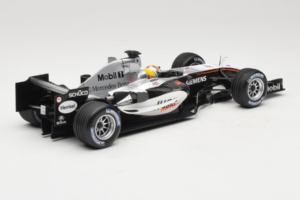 McLaren MP4-20 Mercedes #10 J.P. Montoya F1 2005 Minichamps 1:18 B66962338 Metal — zdjęcie 2 z 6