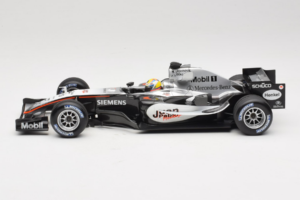 McLaren MP4-20 Mercedes #10 J.P. Montoya F1 2005 Minichamps 1:18 B66962338 Metal — zdjęcie 3 z 6
